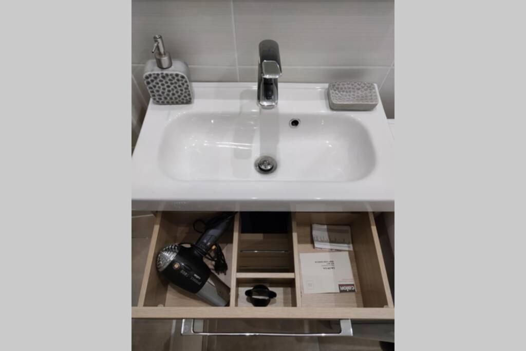 마르세유 Joli T2 Proche Vieux-Port, Terrasses Du Port Et Metro Joliette 아파트 외부 사진