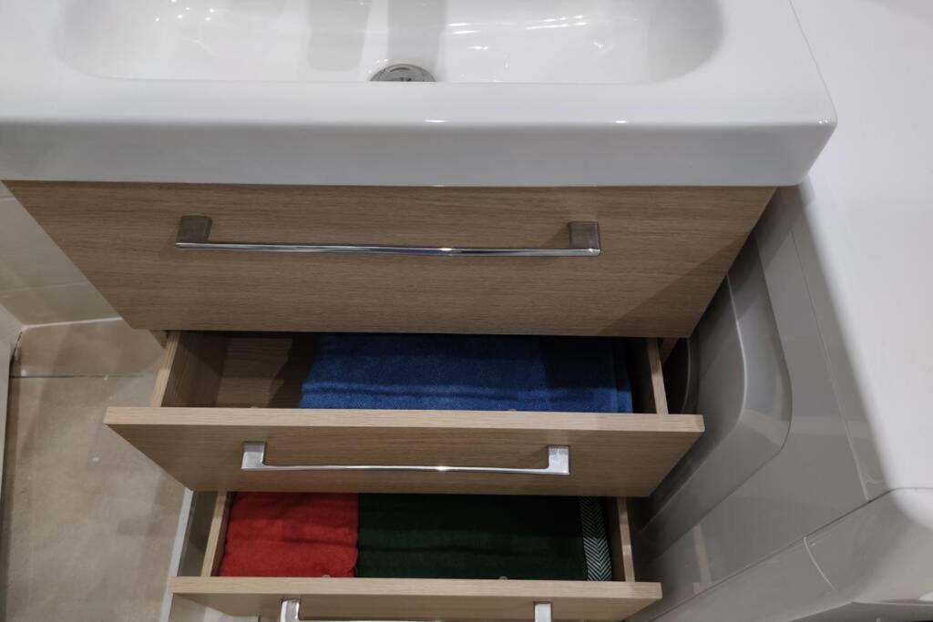 마르세유 Joli T2 Proche Vieux-Port, Terrasses Du Port Et Metro Joliette 아파트 외부 사진